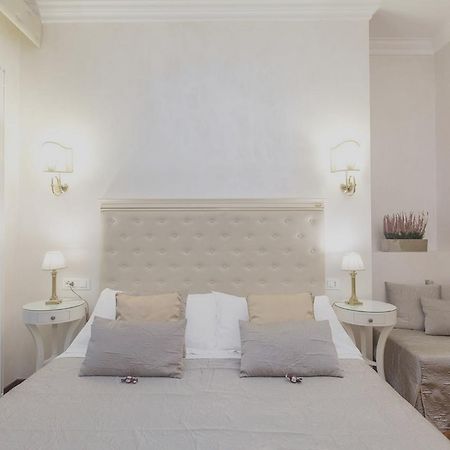Locanda Navona Róma Szoba fotó